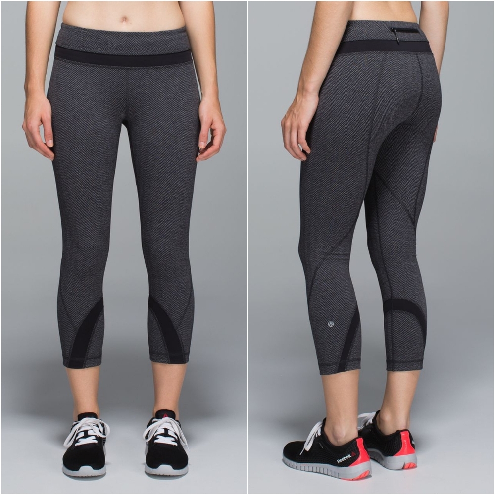 Lululemon Run Inspire Crop II LUXtreme Black Gray Herringbone Size 4 XS